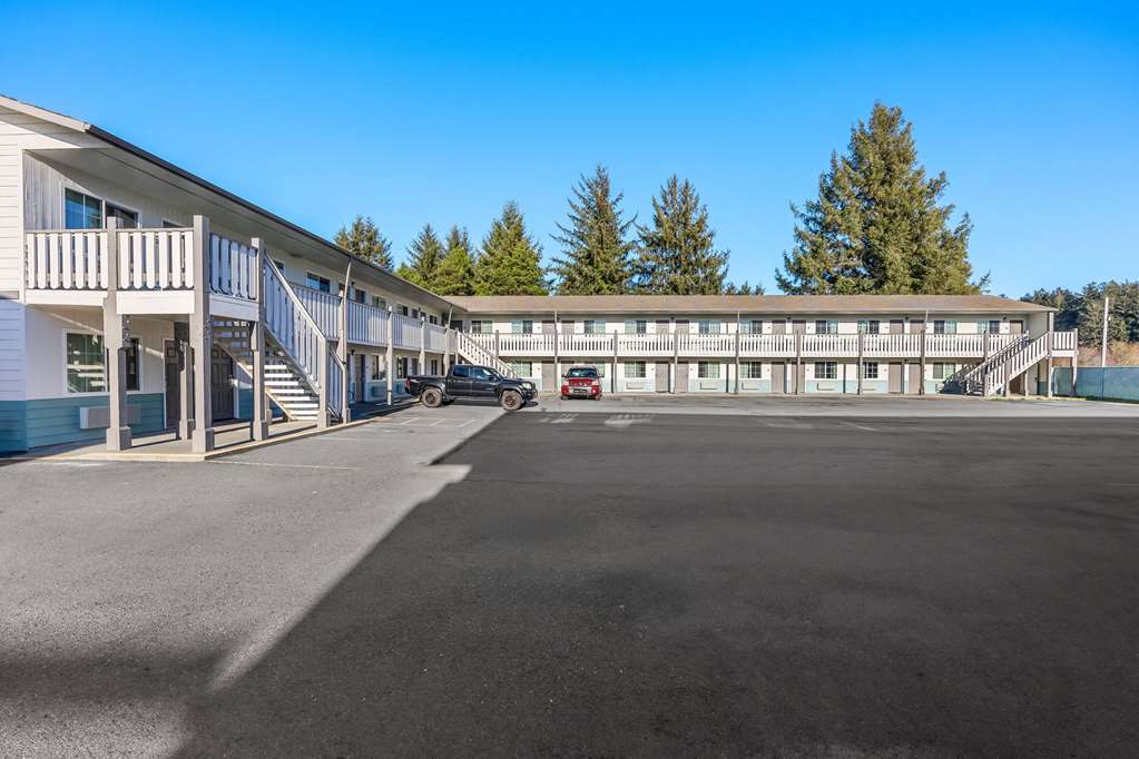 Super 8 by Wyndham Crescent City - photo 5