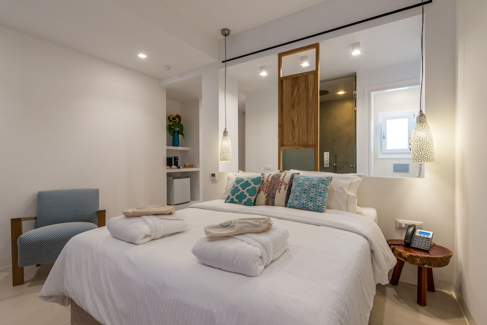 Bluetopia Suites — Mykonos — photo 5