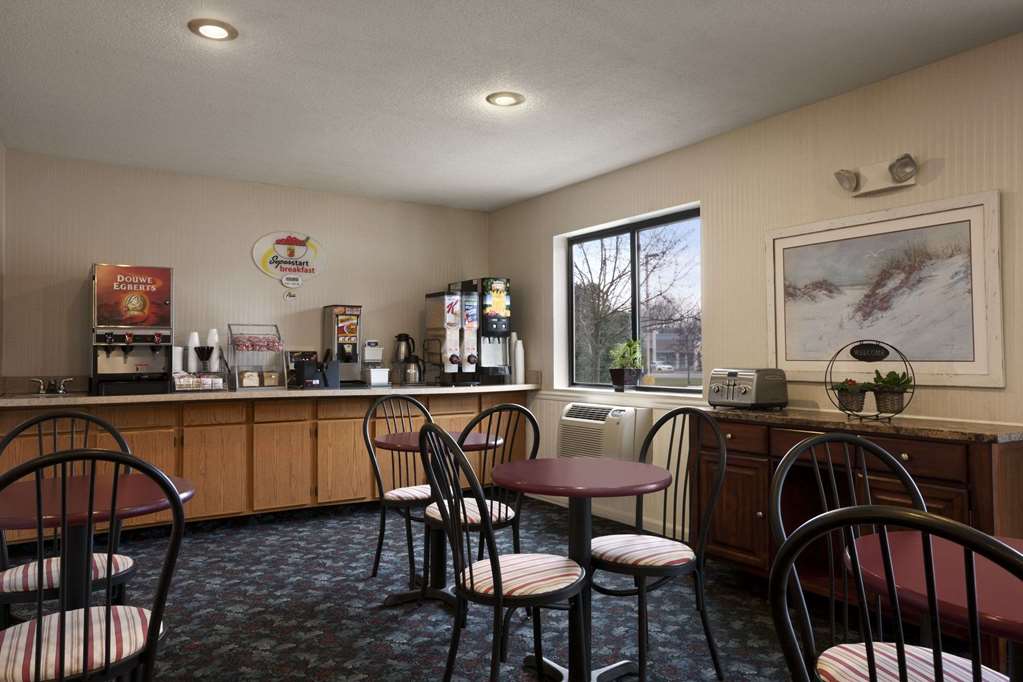 Super 8 by Wyndham Cromwell Middletown - photo 43