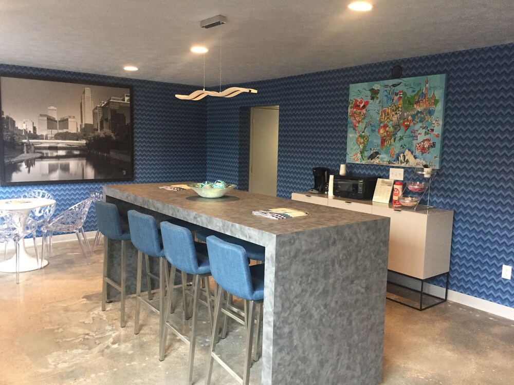 402 Hotel - photo 2