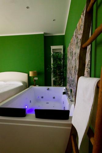 Comó Exclusive - carbon neutral hotel in Aprilia