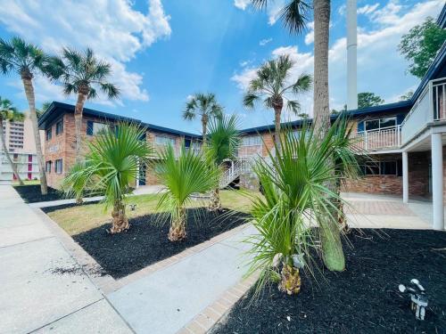 Perfect Vacation walk to the beach 11 — 4-Star Luxury Hotel in Myrtle Beach, United States