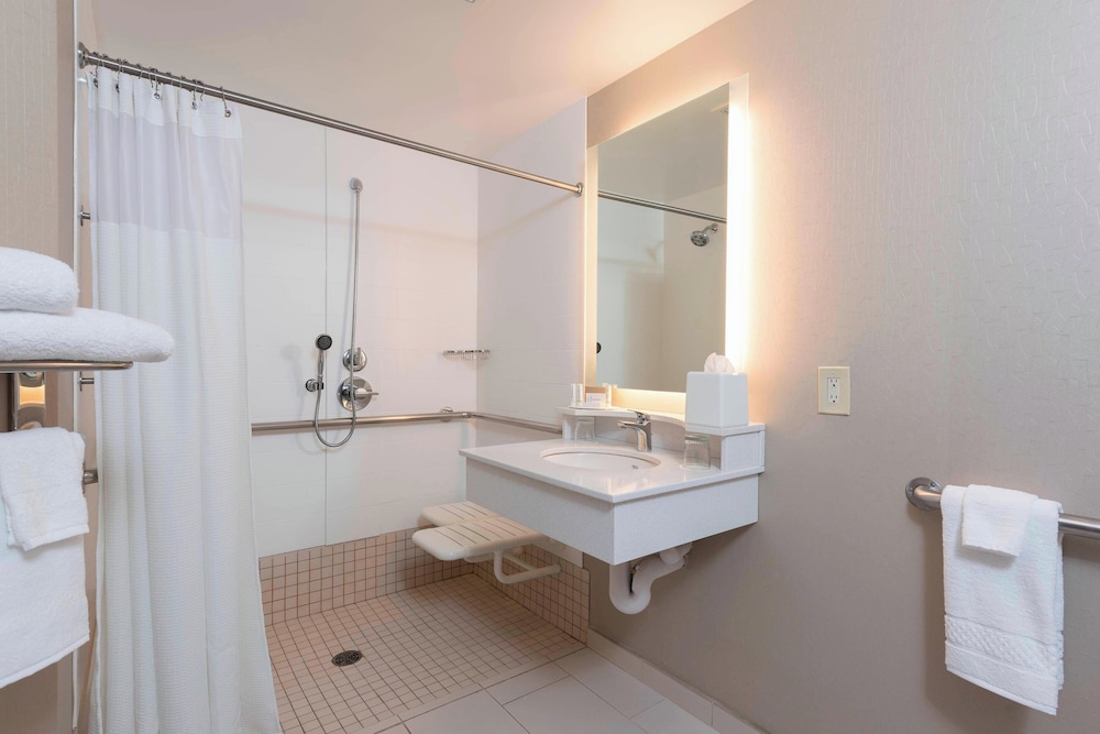 SpringHill Suites by Marriott Grand Rapids North - photo 15