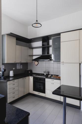 Aquaeductus Apartment — 4-Star Luxury Hotel in Rome, Italy
