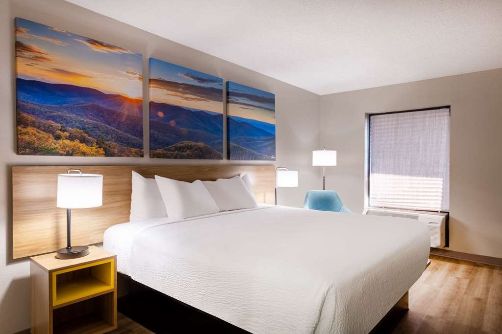 Days Inn by Wyndham Mooresville Lake Norman - photo 14