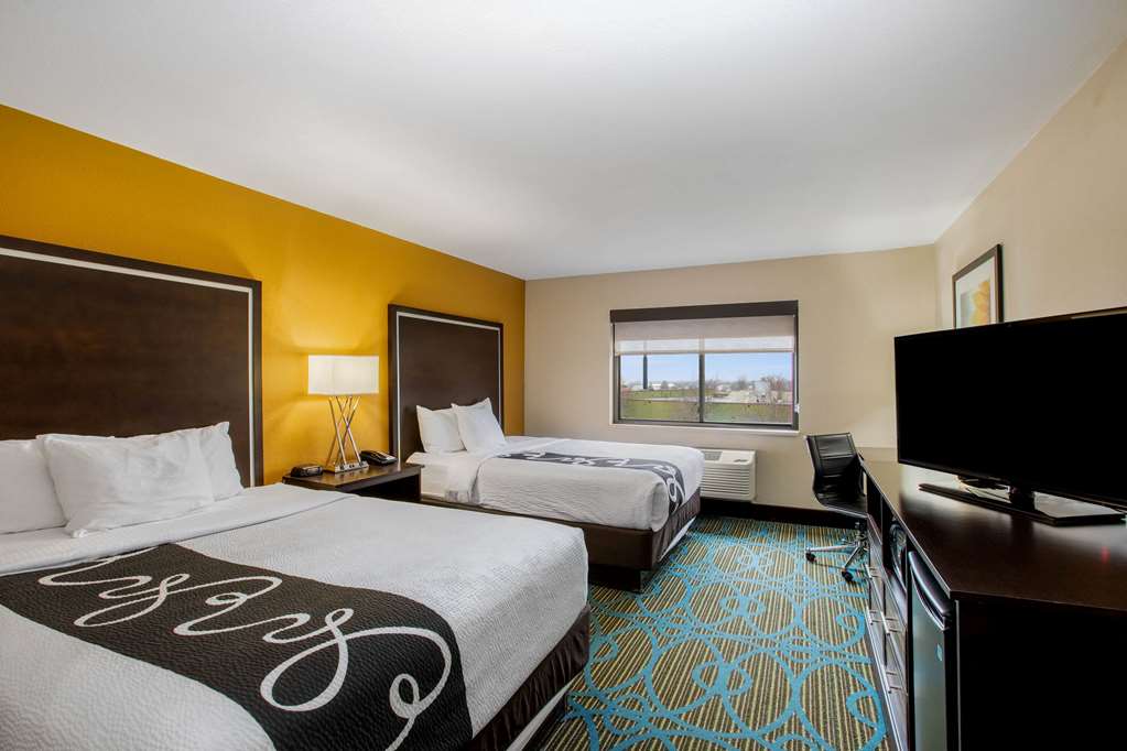 La Quinta Inn & Suites by Wyndham Emporia - photo 20