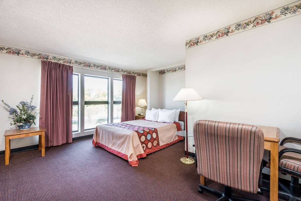 Super 8 by Wyndham Du Quoin - photo 11