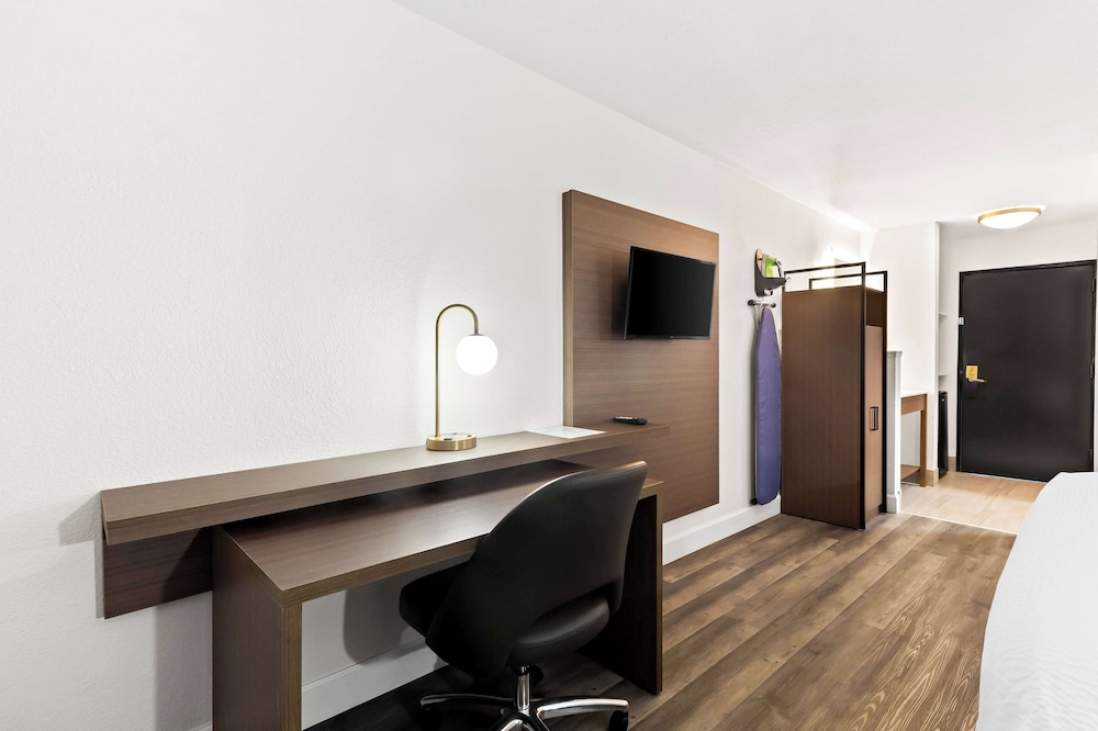SureStay by Best Western Groves - photo 12