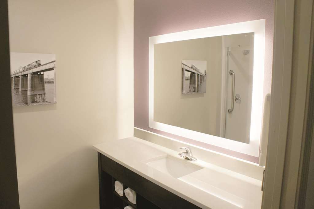 La Quinta Inn & Suites by Wyndham Chattanooga Lookout Mtn - photo 16