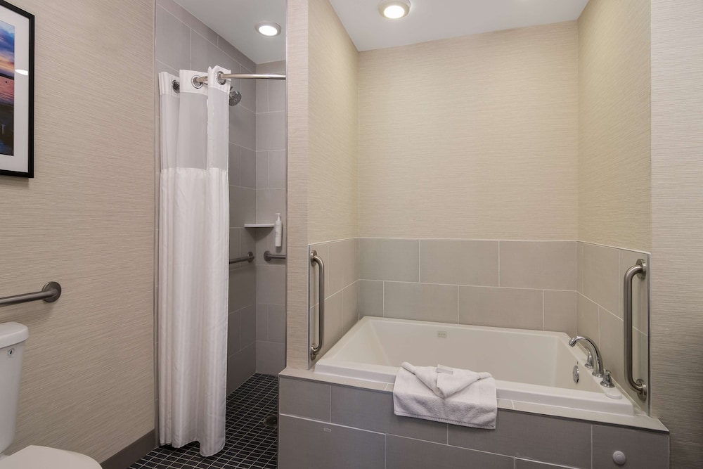 Hilton Garden Inn Madison West Middleton - photo 34