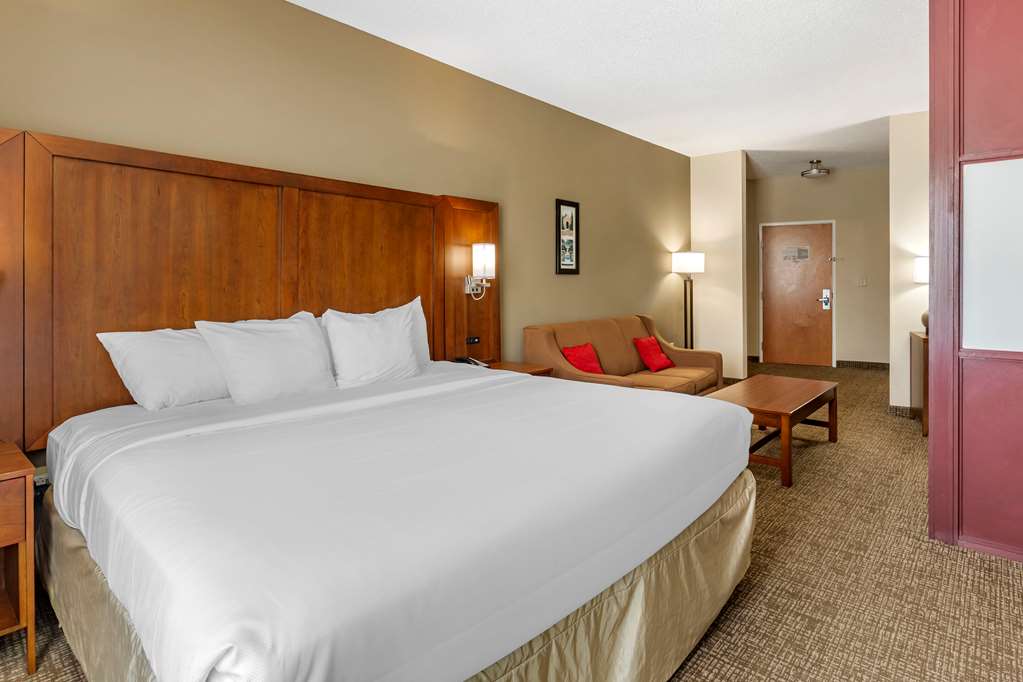 Comfort Suites Clayton Garner - photo 20