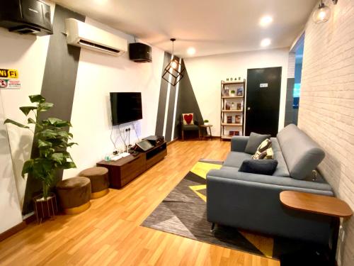 W boutique 10pax with family karaoke — 4-Star Luxury Hotel in Ipoh, Malaysia