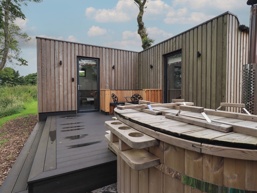 Bluebell Cabin — 4-Star Luxury Hotel in Penrith, United Kingdom