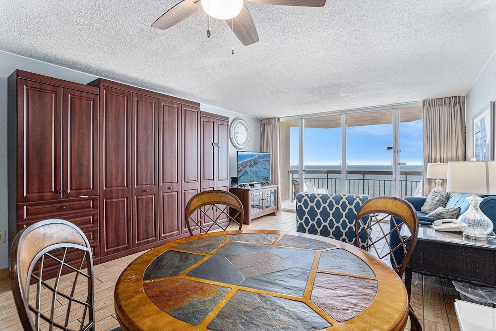 1206 Waters Edge Resort 1 Bedroom Condo by RedAwning - photo 24