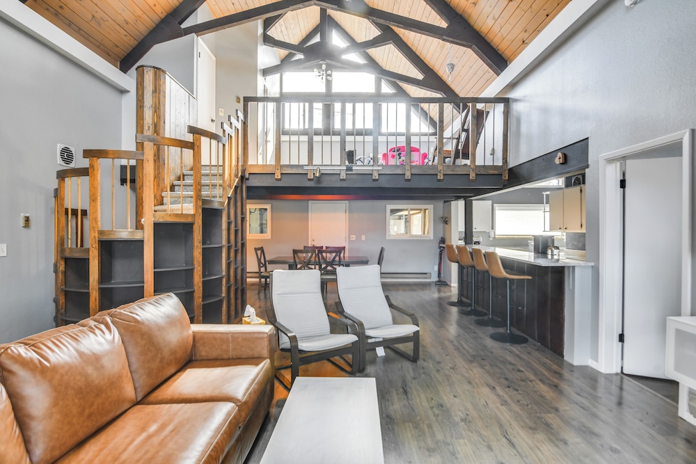 5 Mi to Dtwn Evergreen: Mtn view Escape in Evergreen, United States