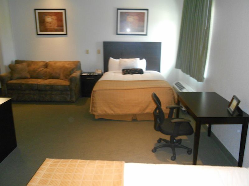 Altenhofen Inn & Suites - photo 6