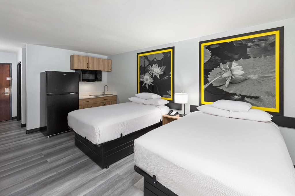 Super 8 by Wyndham Alexandria LA - photo 30