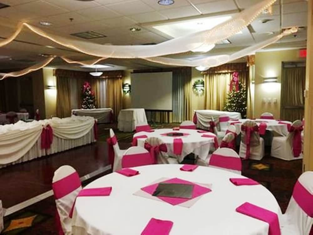 Hilton Garden Inn Syracuse - photo 49