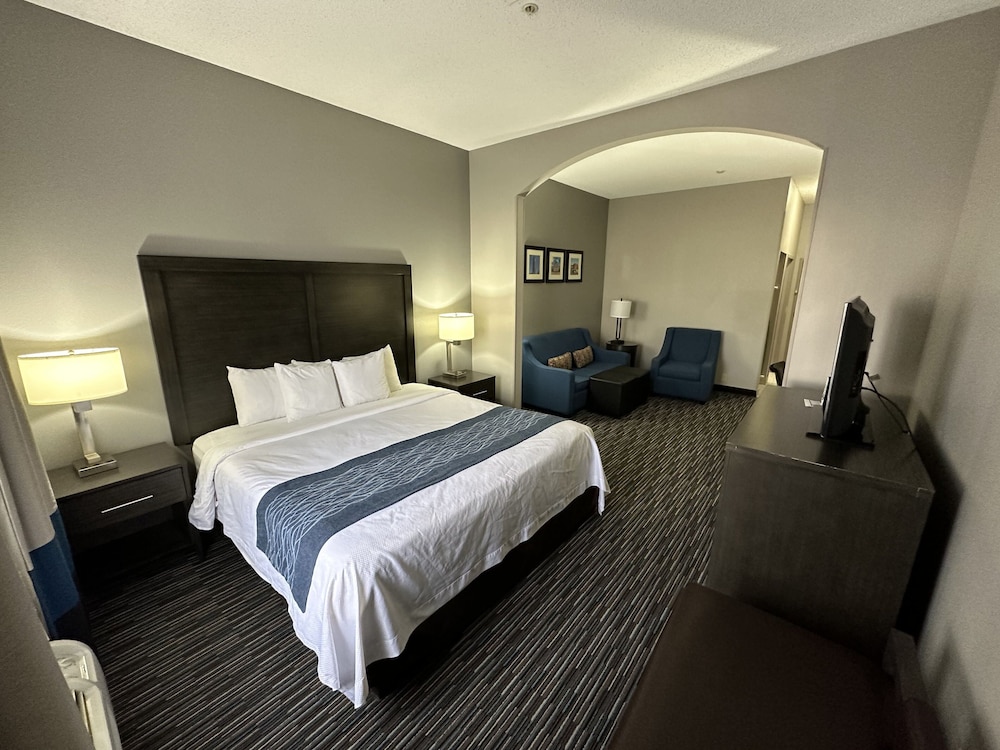 Garner Hotel Oklahoma City Quail Springs by IHG - photo 8