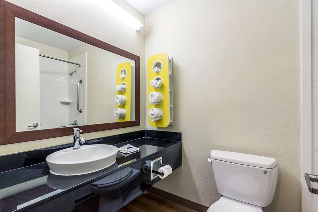 Motel 6 New Brunswick - photo 25