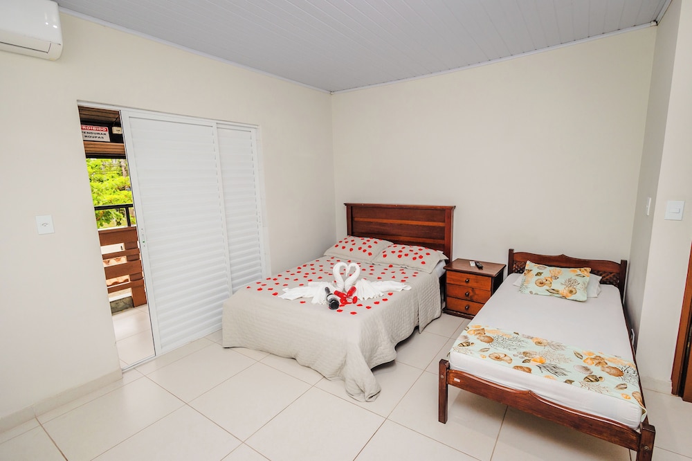 Tayá Hospedagens in Ubatuba, Brasil