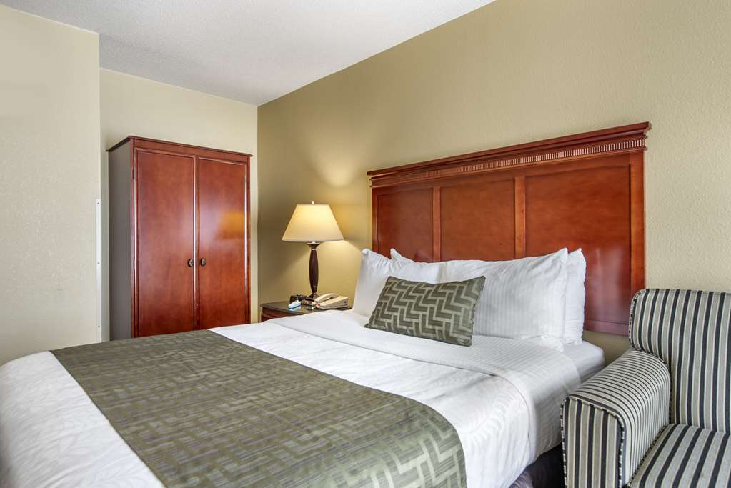 Best Western Plus Bridgeport Inn - photo 21