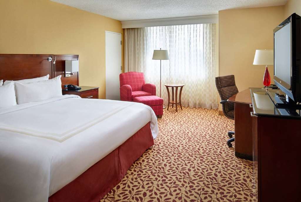 Wyndham Cleveland Airport - photo 7