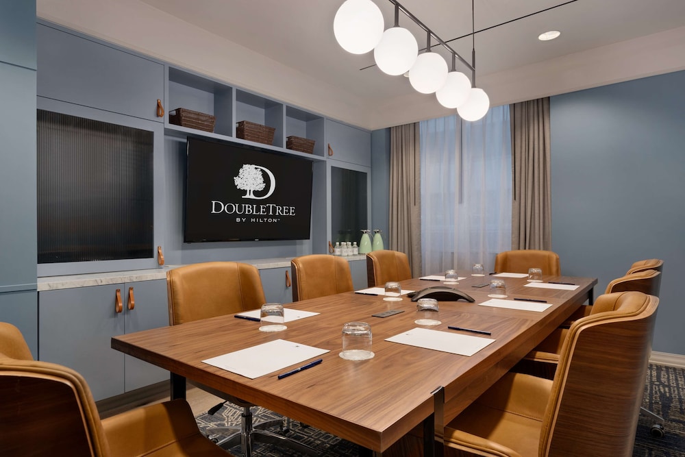 DoubleTree by Hilton New York Downtown - photo 33
