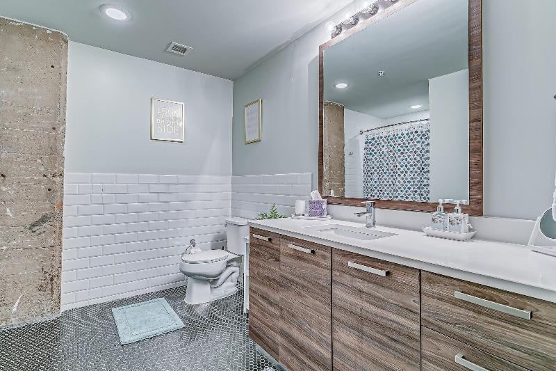 Luxury Downtown Dallas Stay by Amyfinehouse - photo 253