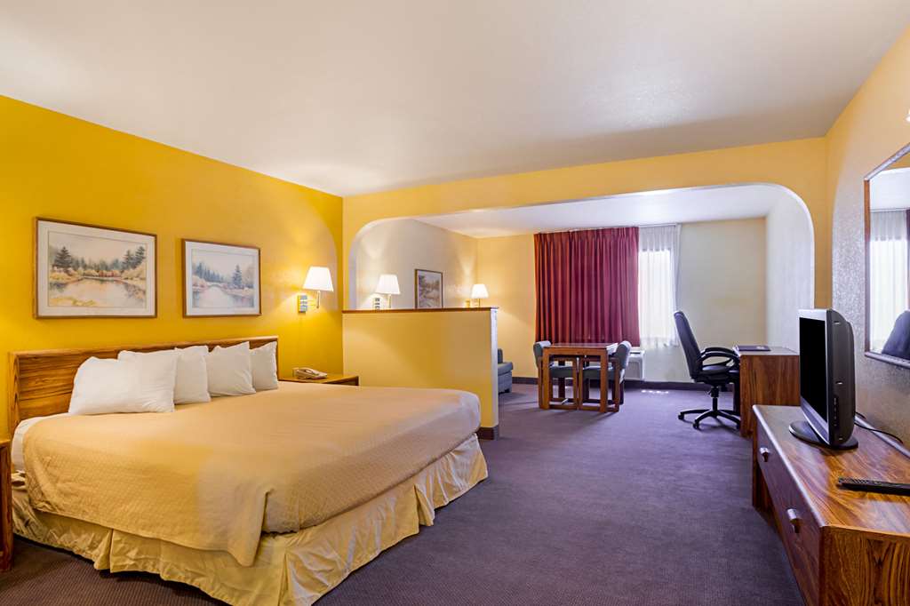 Rodeway Inn & Suites Blanding - photo 33