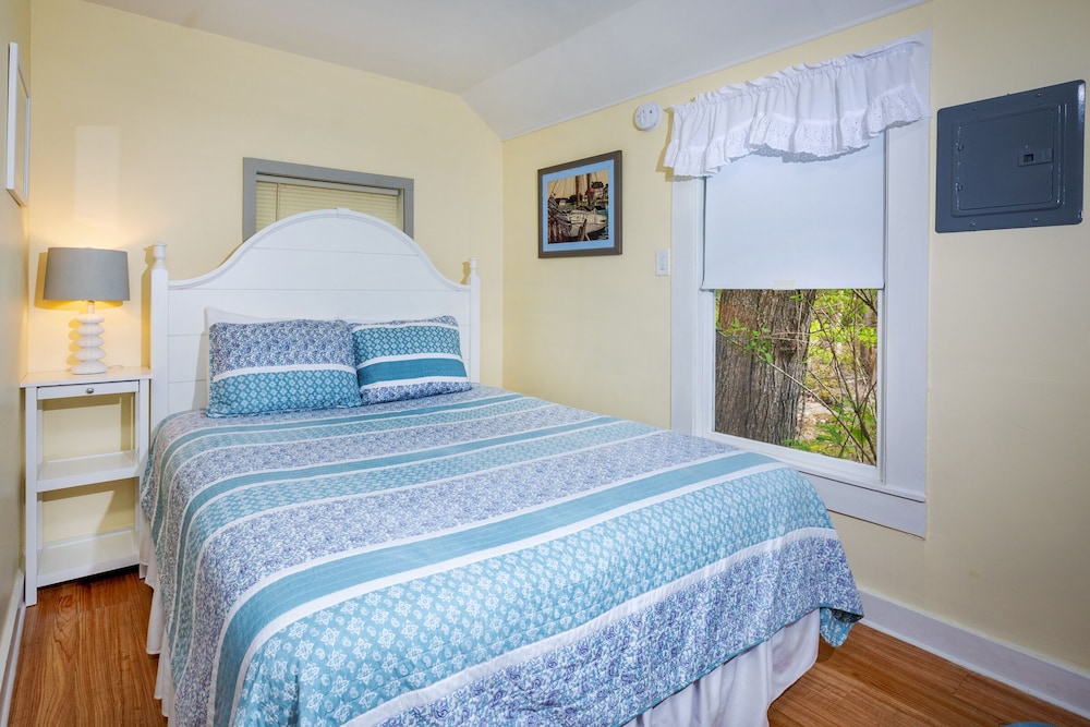 2 River Road Inn & Cottages - photo 22