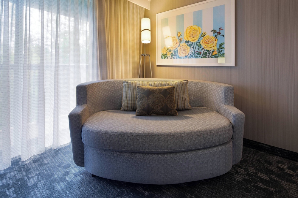 Courtyard by Marriott Grand Rapids Airport - photo 8