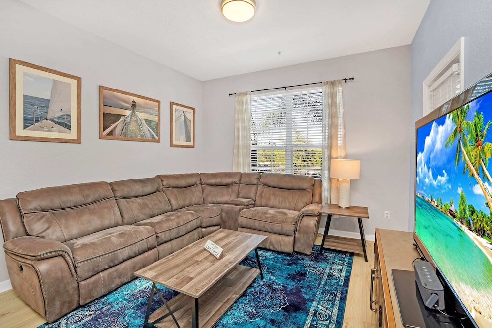 Spacious Condo With Balcony Near Themed Parks #3vc406 — 4-Star Luxury Hotel in Orlando, United States