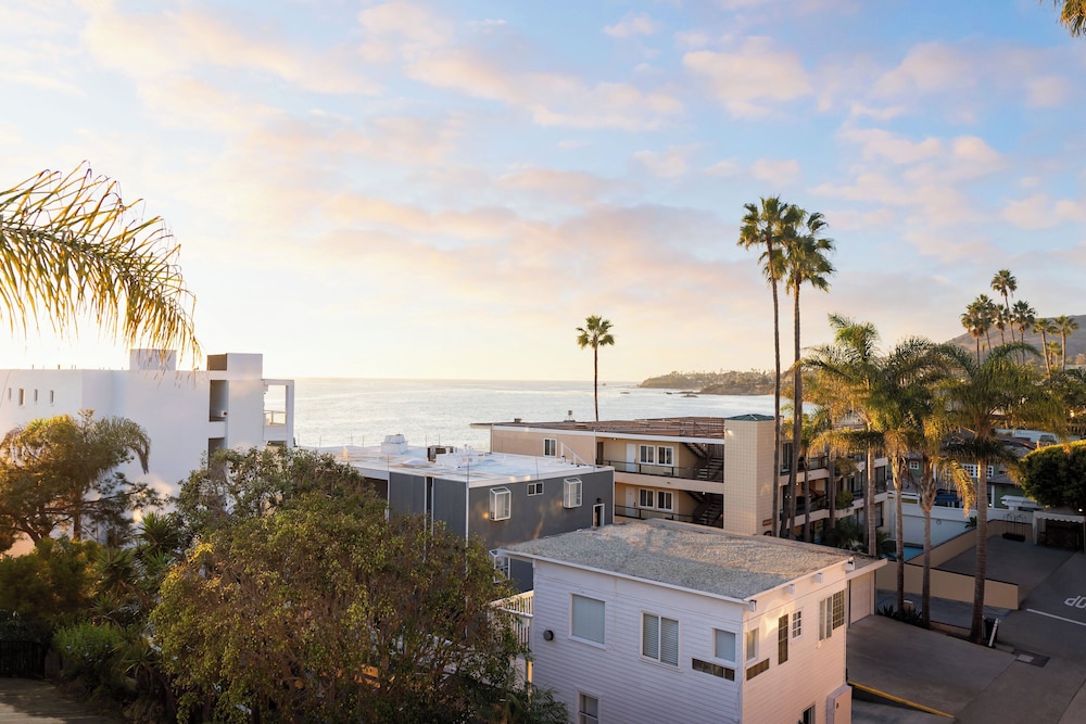 Pacific Edge Hotel - photo 129