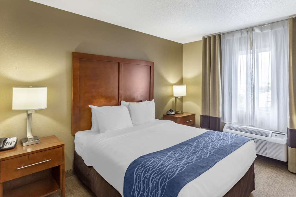 Comfort Inn Gurnee near Six Flags - photo 11