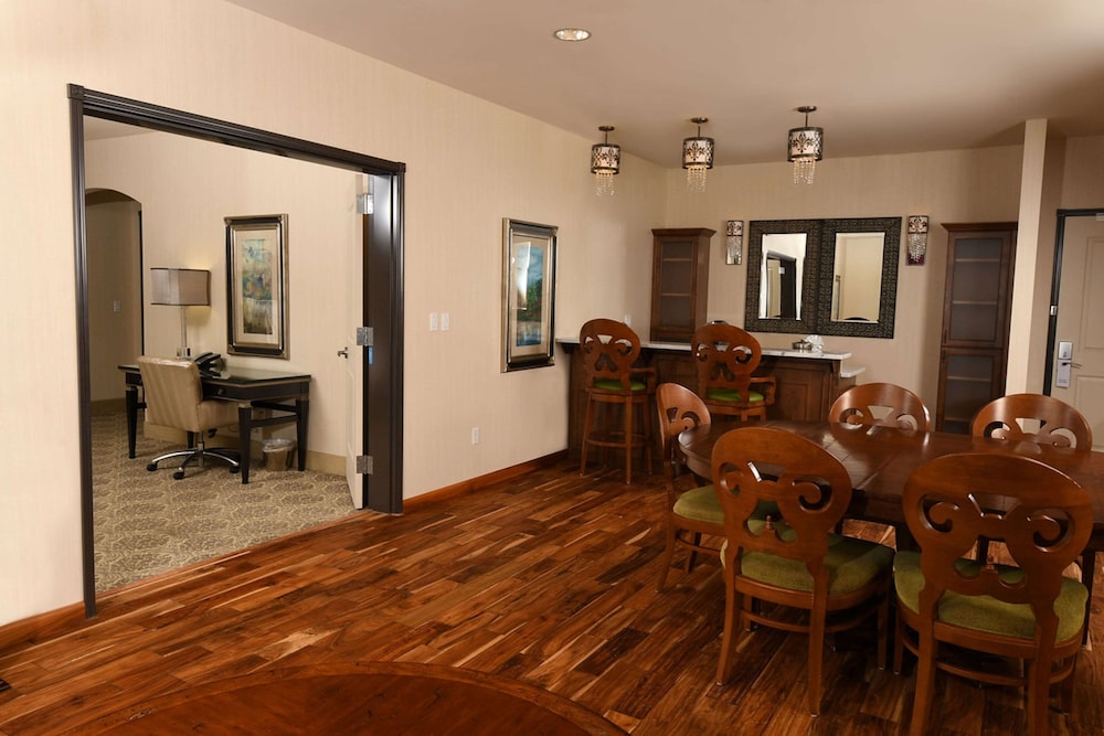 Woolley s Classic Suites - photo 8