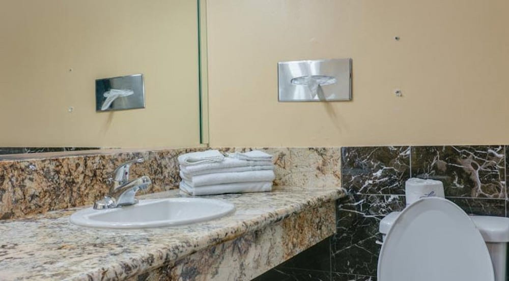 Redondo Beach Inn - photo 11