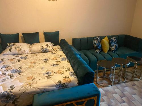 Rahou — hotel in Etampes
