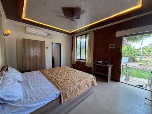 Coastal Breeze Resort — Murud — photo 5