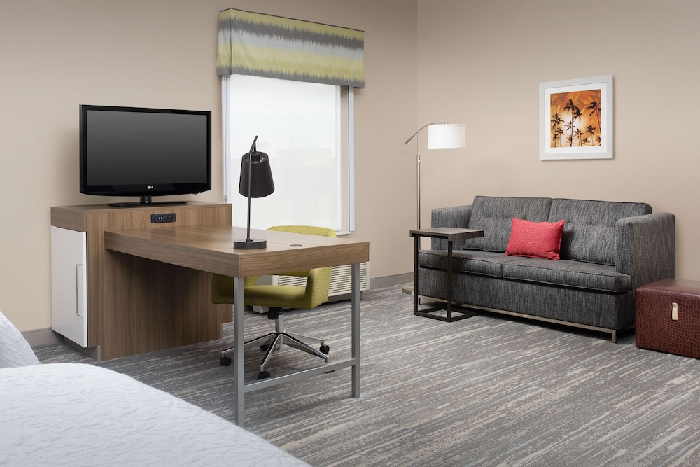 Hampton Inn & Suites Lake City - photo 16