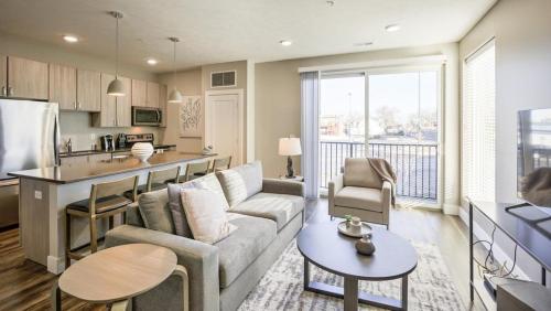 Landing at Baricelli 1 Bedroom in University Circle — 4-Star Luxury Hotel in Cleveland, United States