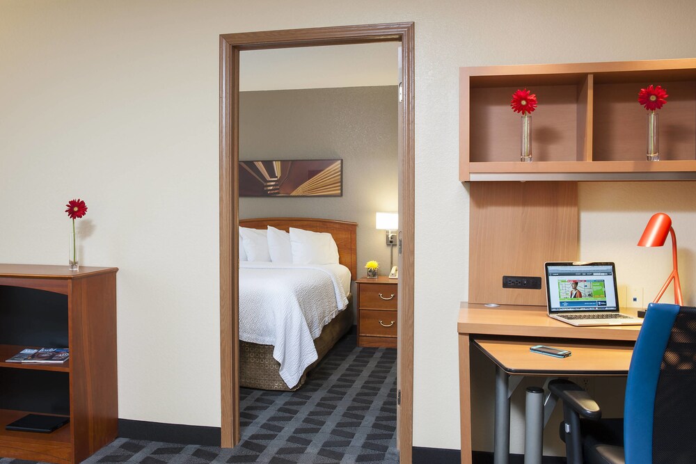 TownePlace Suites Indianapolis Park 100 - photo 4