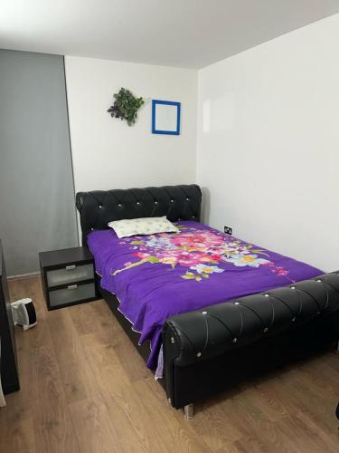 Captivating 1 Bed Apartment in London — 4-Star Luxury Hotel in London, United Kingdom