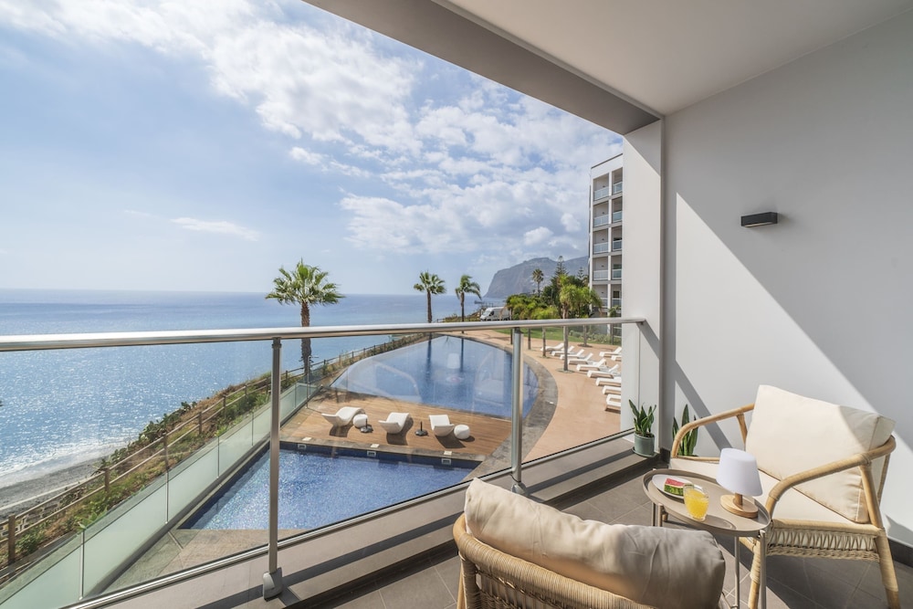 Luxury Holiday sea View Madeira Palace III in Funchal, Portugal