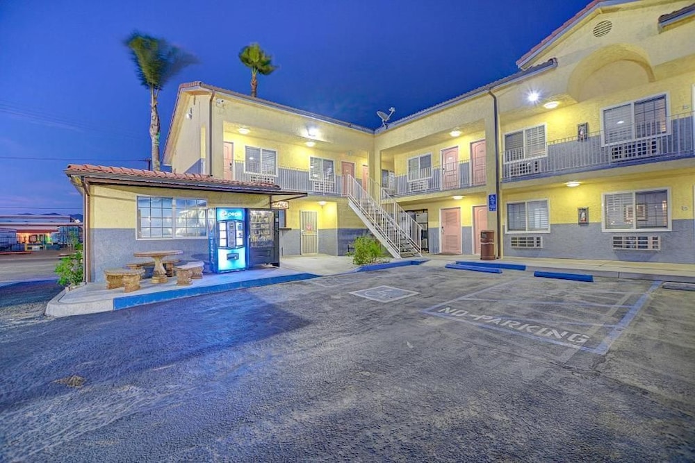 Welcome Inn San Bernardino Colton - photo 15