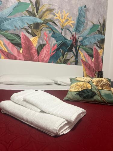 Appartamento La Cassaforte Napoli Centro DUOMO — 4-Star Luxury Hotel in Naples, Italy