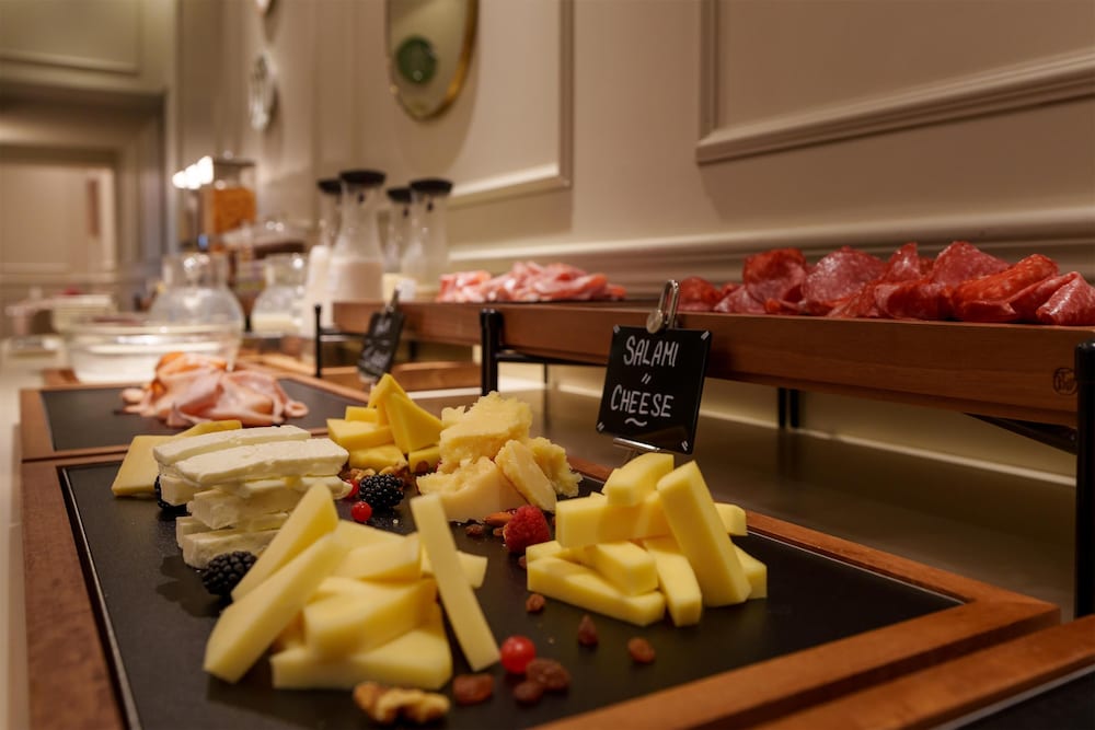 מזון ומשקאות