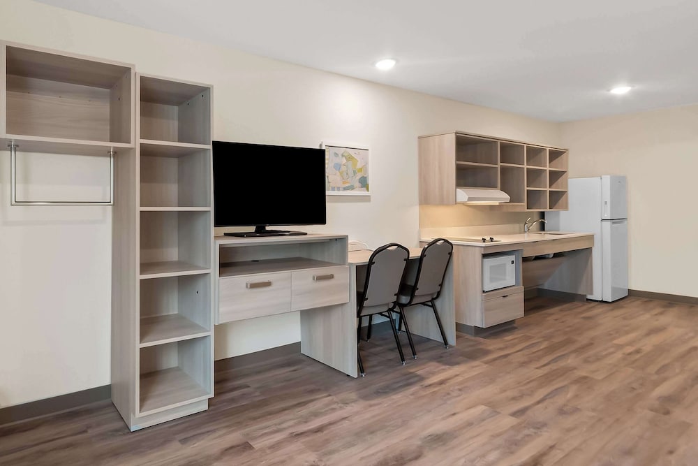 Woodspring Suites Pensacola West - photo 22