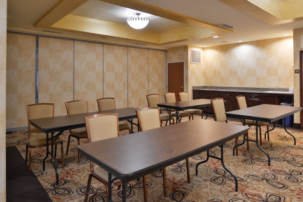 Holiday Inn Express Hotel & Suites El Centro by IHG - photo 63