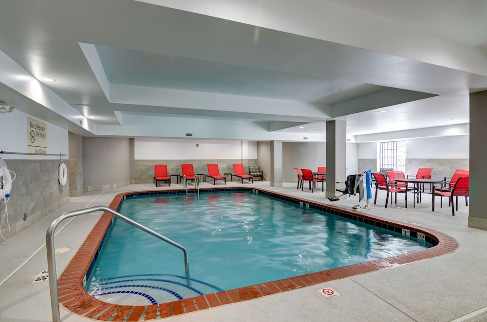 Hampton Inn Salem VA - photo 33